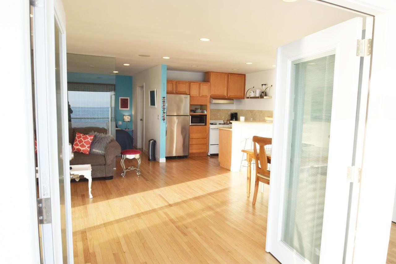 Malibu Private Beach Apartments Bagian luar foto