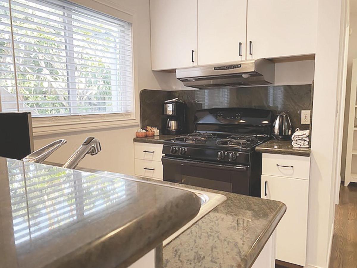 Malibu Private Beach Apartments Bagian luar foto