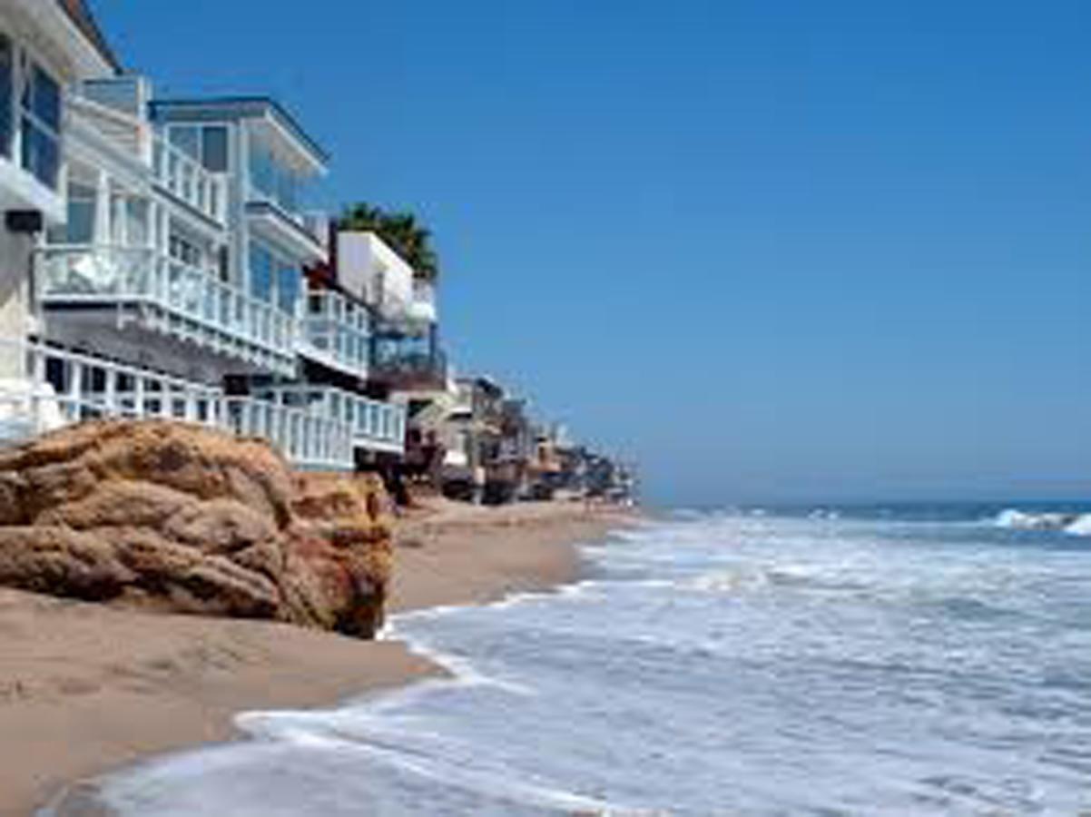 Malibu Private Beach Apartments Bagian luar foto