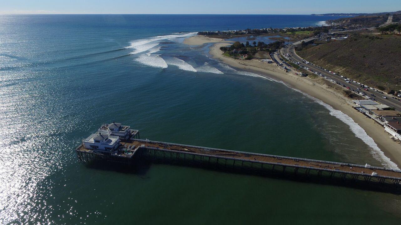 Malibu Private Beach Apartments Bagian luar foto