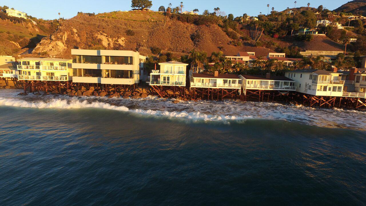 Malibu Private Beach Apartments Bagian luar foto