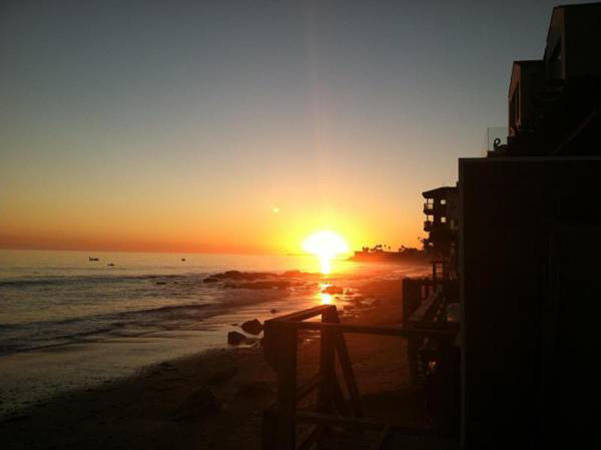 Malibu Private Beach Apartments Bagian luar foto