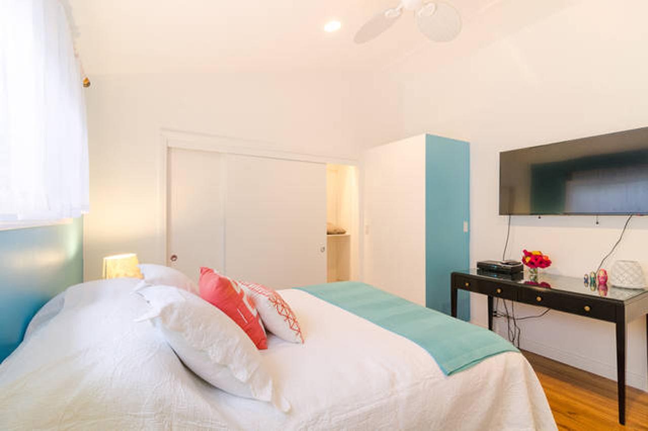 Malibu Private Beach Apartments Bagian luar foto