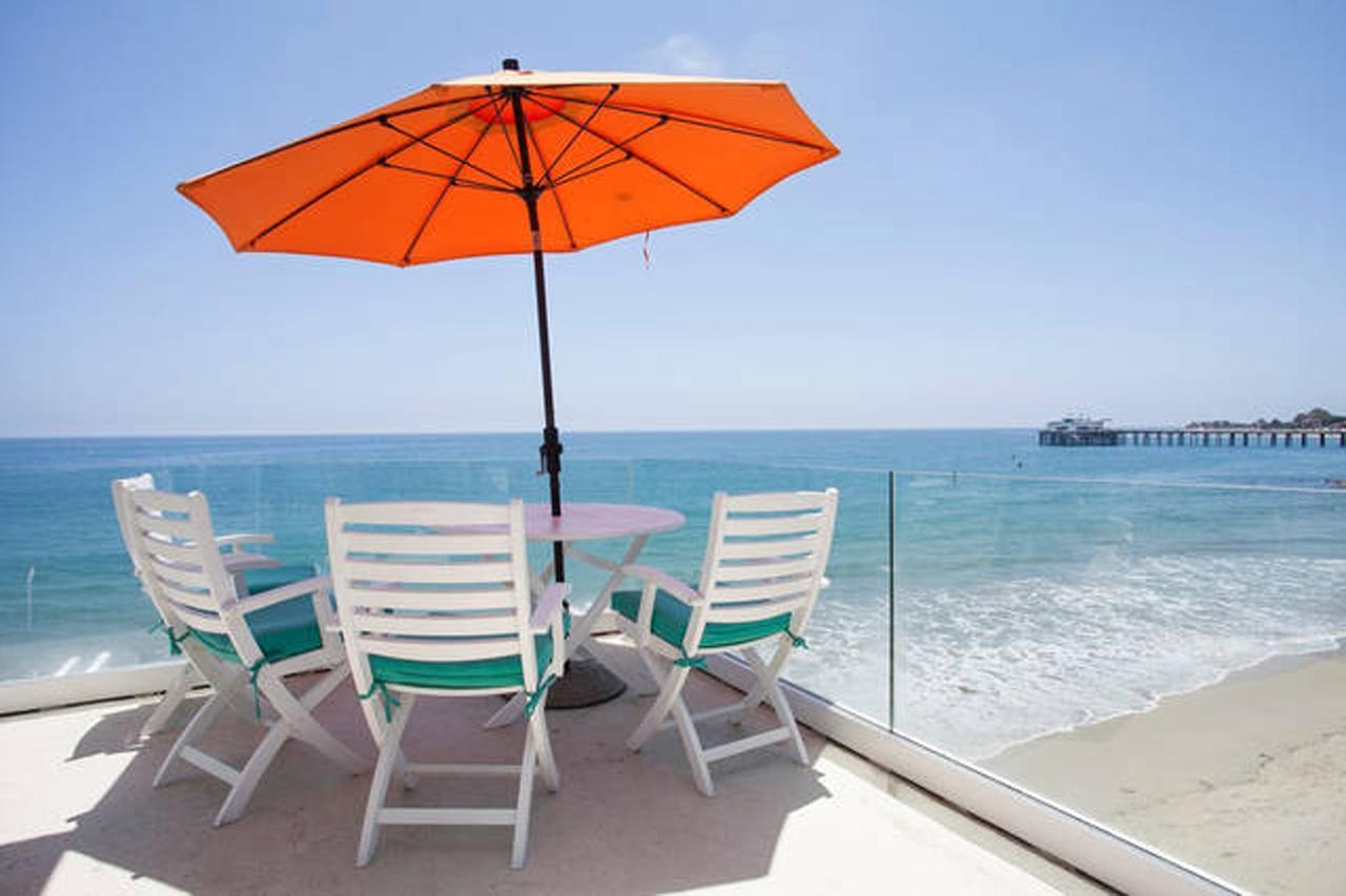 Malibu Private Beach Apartments Bagian luar foto