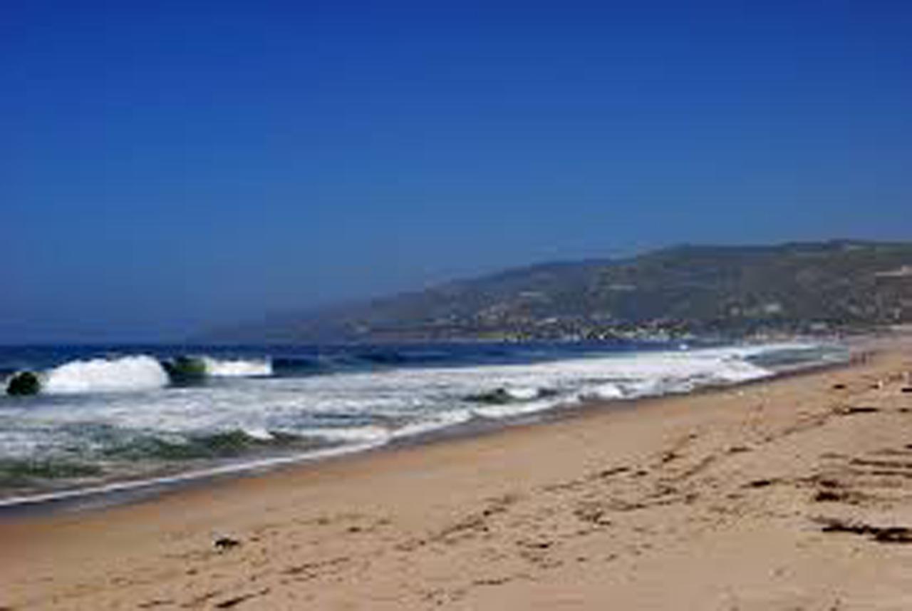 Malibu Private Beach Apartments Bagian luar foto