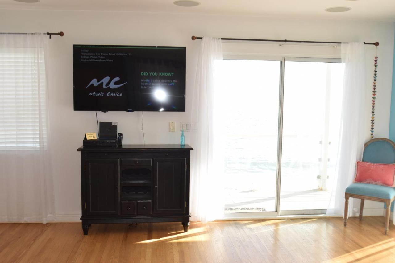 Malibu Private Beach Apartments Bagian luar foto