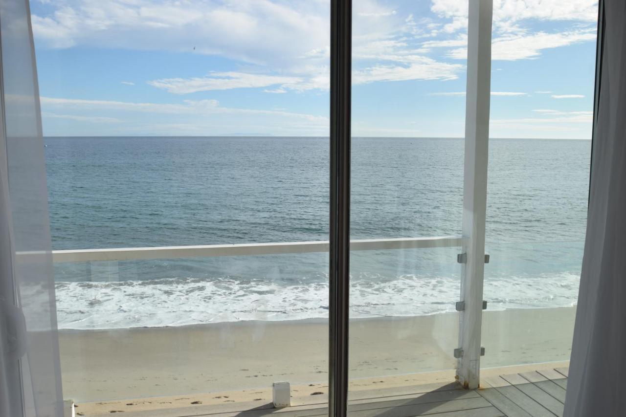 Malibu Private Beach Apartments Bagian luar foto