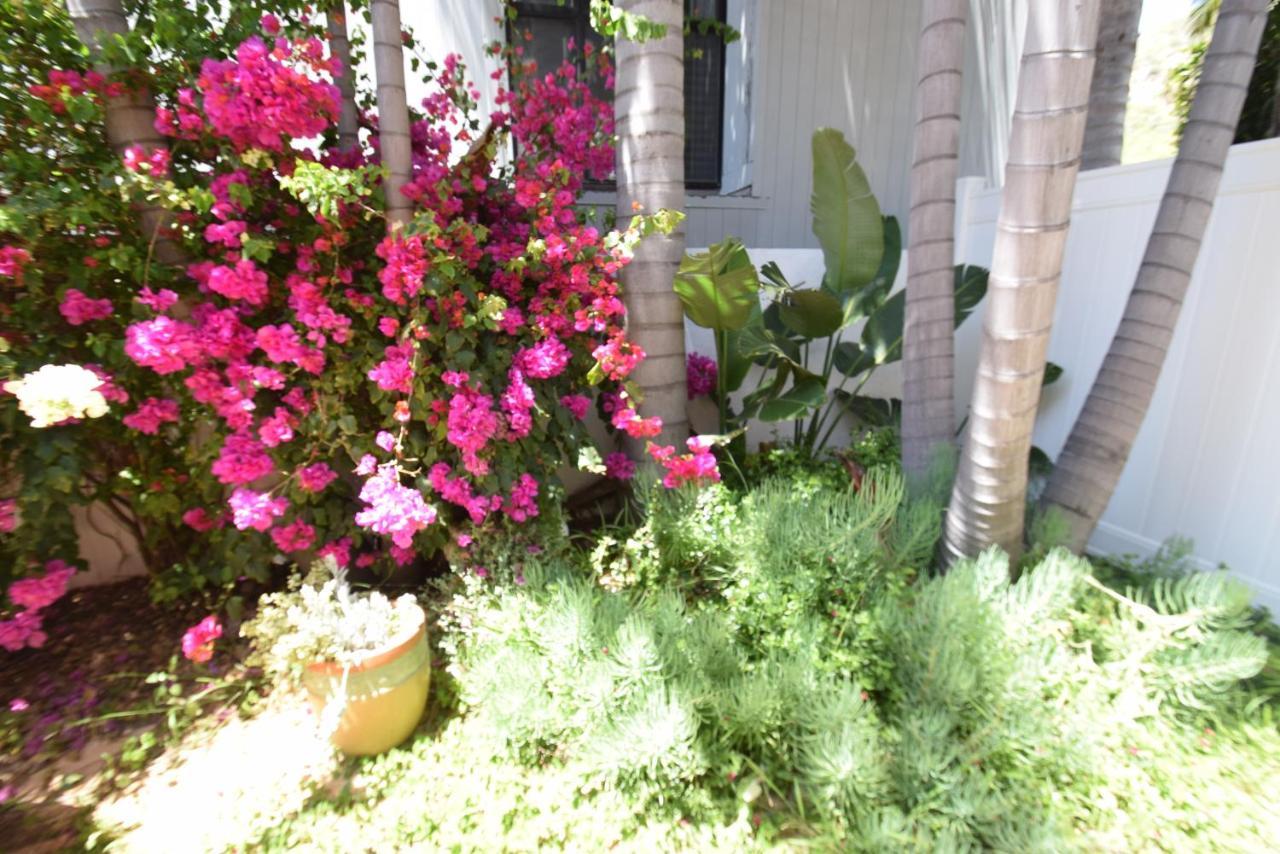 Malibu Private Beach Apartments Bagian luar foto